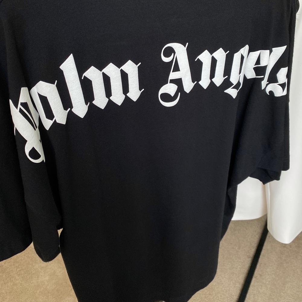 Palm Angels men’s logo-print oversized t-shirt. Authentic.